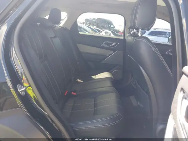 SALYB2RX4JA771574 2018 LAND ROVER RANGE ROVER VELAR - Image 8