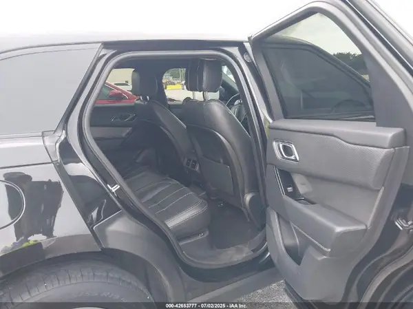 SALYB2RX6JA712087 2018 LAND ROVER RANGE ROVER VELAR - Image 8