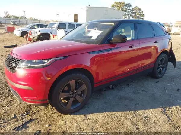 SALYB2RX6JA737877 2018 LAND ROVER RANGE ROVER VELAR - Image 2