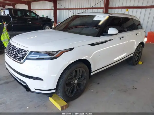 SALYB2RX6JA744067 2018 LAND ROVER RANGE ROVER VELAR - Image 2