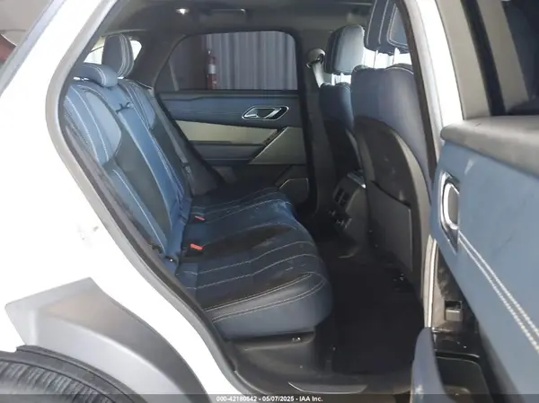 SALYB2RX6JA744067 2018 LAND ROVER RANGE ROVER VELAR - Image 8