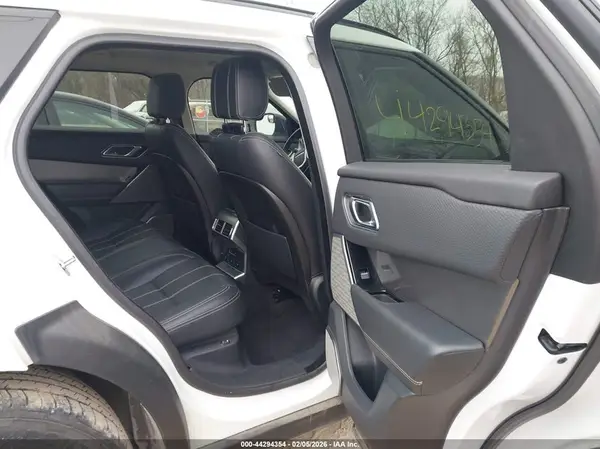 SALYB2RX6JA771219 2018 LAND ROVER RANGE ROVER VELAR - Image 8