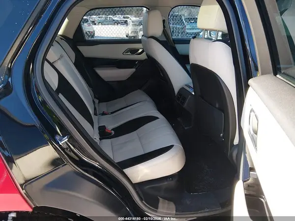 SALYB2RX8JA706131 2018 LAND ROVER RANGE ROVER VELAR - Image 8