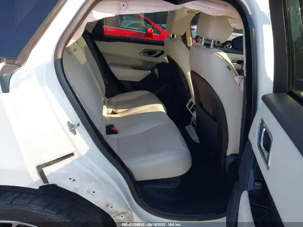 SALYB2RX8JA718439 2018 LAND ROVER RANGE ROVER VELAR - Image 8