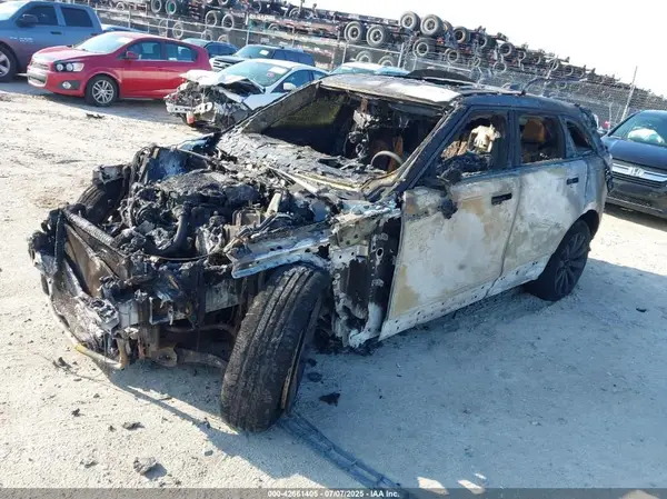 SALYB2RX8JA735662 2018 LAND ROVER RANGE ROVER VELAR - Image 2