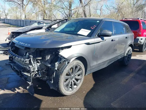 SALYB2RX9JA728493 2018 LAND ROVER RANGE ROVER VELAR - Image 2
