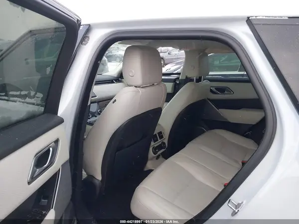 SALYC2RV3JA729344 2018 LAND ROVER RANGE ROVER VELAR - Image 8