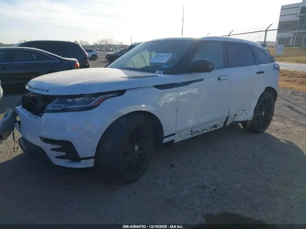 SALYL2EX2KA796218 2019 LAND ROVER RANGE ROVER VELAR - Image 2