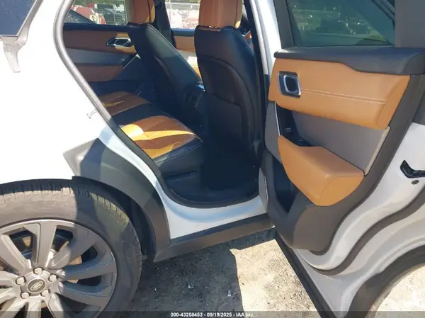 SALYL2EX5KA221188 2019 LAND ROVER RANGE ROVER VELAR - Image 8