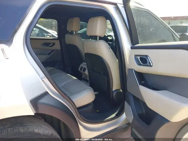 SALYL2EX7KA780581 2019 LAND ROVER RANGE ROVER VELAR - Image 8
