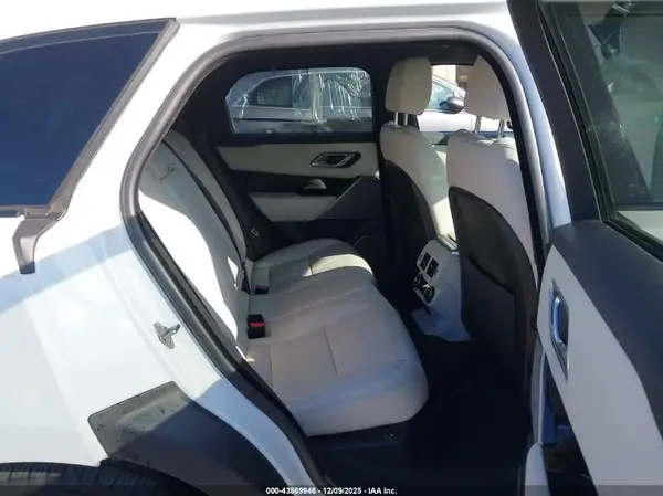 SALYL2EX8KA210279 2019 LAND ROVER RANGE ROVER VELAR - Image 8