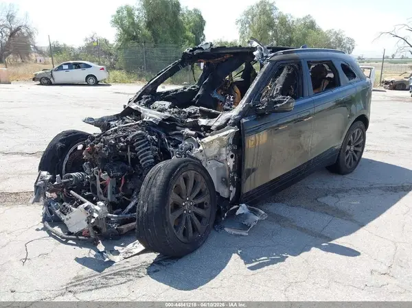 SALYL2EX8KA215823 2019 LAND ROVER RANGE ROVER VELAR - Image 2