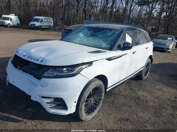 SALYL2RN0JA725106 2018 LAND ROVER RANGE ROVER VELAR - Image 2