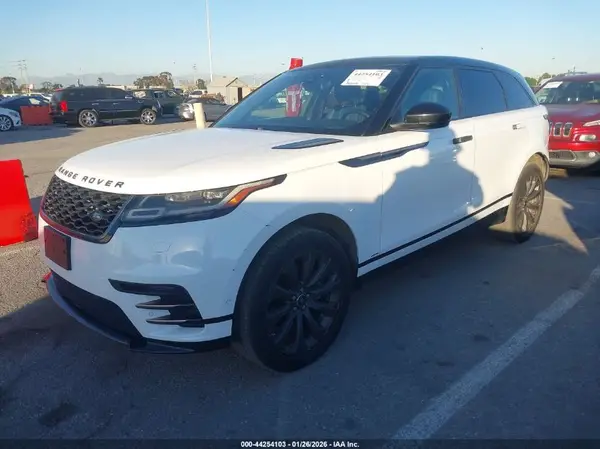 SALYL2RN1JA712879 2018 LAND ROVER RANGE ROVER VELAR - Image 2