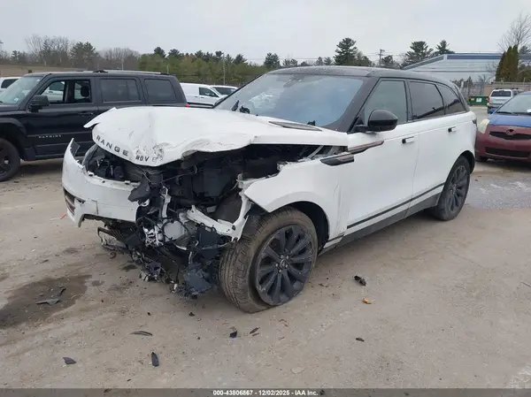 SALYL2RN3JA732146 2018 LAND ROVER RANGE ROVER VELAR - Image 2