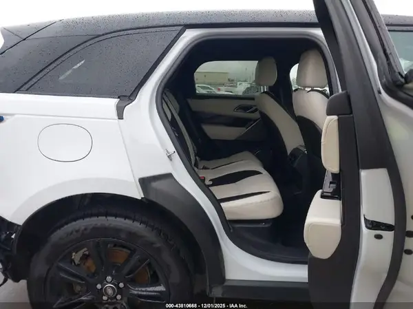 SALYL2RN7JA718637 2018 LAND ROVER RANGE ROVER VELAR - Image 8
