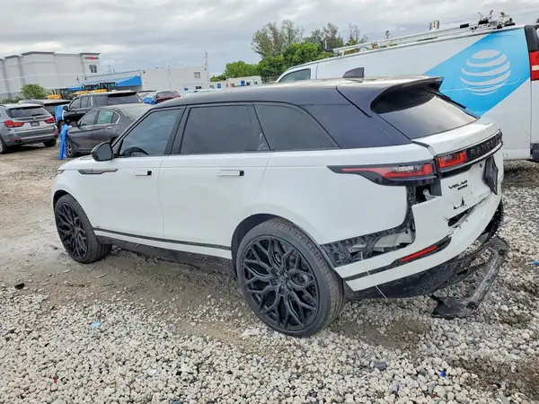 SALYL2RN7JA719643 2018 LAND ROVER RANGE ROVER - Image 2