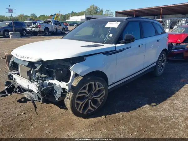 SALYL2RN9JA772490 2018 LAND ROVER RANGE ROVER VELAR - Image 2