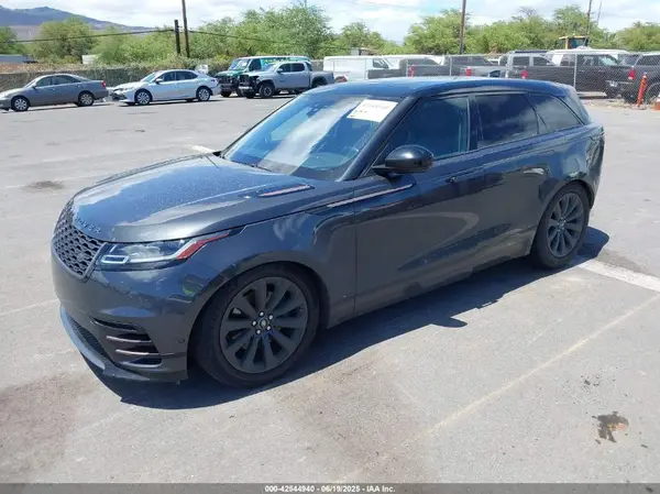 SALYL2RV1JA742805 2018 LAND ROVER RANGE ROVER VELAR - Image 2