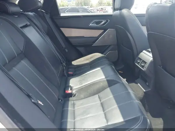 SALYL2RV1JA755652 2018 LAND ROVER RANGE ROVER VELAR - Image 8