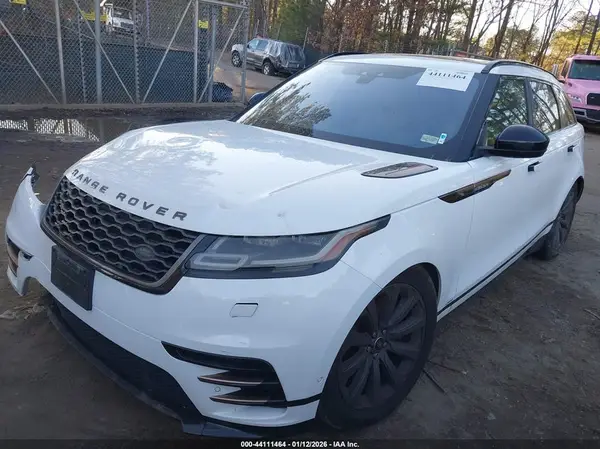 SALYL2RV9JA729705 2018 LAND ROVER RANGE ROVER VELAR - Image 2