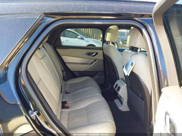 SALYL2RX1JA746970 2018 LAND ROVER RANGE ROVER VELAR - Image 8