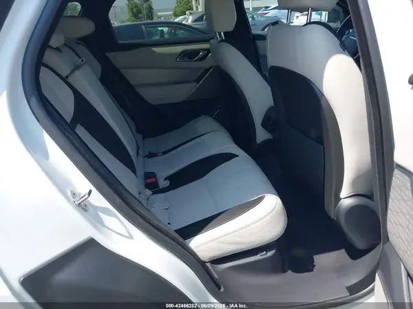 SALYL2RX1JA747276 2018 LAND ROVER RANGE ROVER VELAR - Image 8