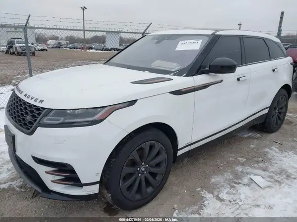 SALYL2RX4JA715194 2018 LAND ROVER RANGE ROVER VELAR - Image 2