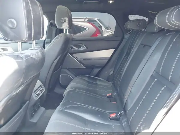 SALYL2RX5JA770768 2018 LAND ROVER RANGE ROVER VELAR - Image 8