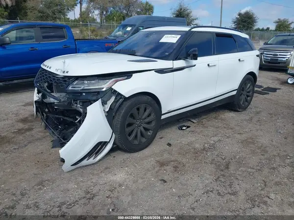 SALYL2RX5JA776036 2018 LAND ROVER RANGE ROVER VELAR - Image 2