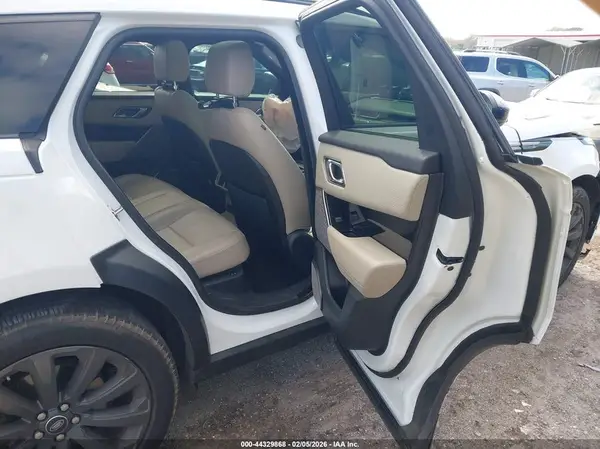 SALYL2RX5JA776036 2018 LAND ROVER RANGE ROVER VELAR - Image 8