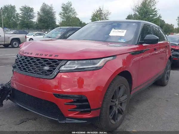 SALYL2RX5JA777977 2018 LAND ROVER RANGE ROVER VELAR - Image 2