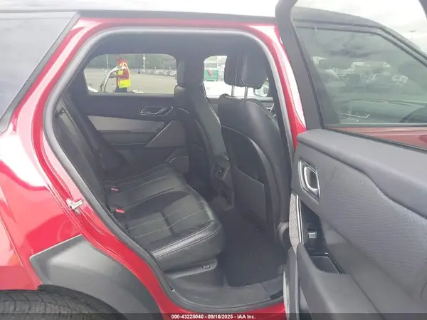 SALYL2RX5JA777977 2018 LAND ROVER RANGE ROVER VELAR - Image 8