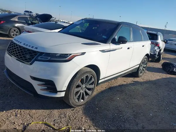 SALYL2RX6JA725399 2018 LAND ROVER RANGE ROVER VELAR - Image 2