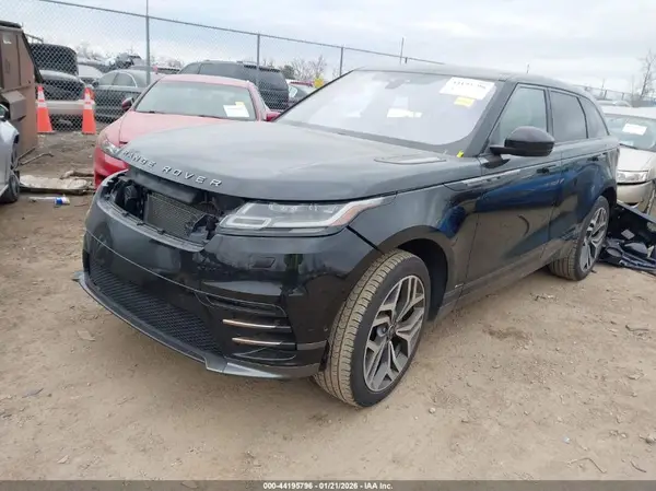 SALYL2RX6JA766227 2018 LAND ROVER RANGE ROVER VELAR - Image 2