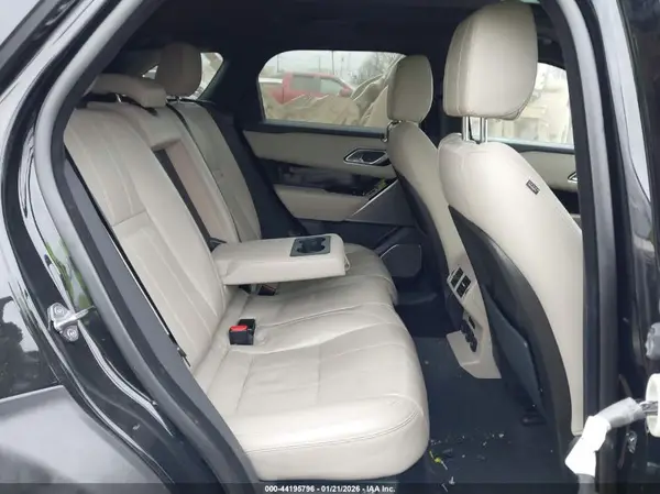 SALYL2RX6JA766227 2018 LAND ROVER RANGE ROVER VELAR - Image 8