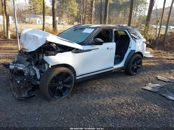 SALYL2RX7JA707963 2018 LAND ROVER RANGE ROVER VELAR - Image 2