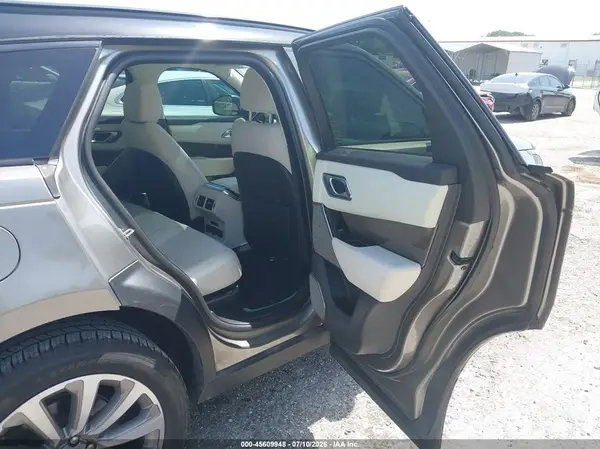 SALYL2RX7JA768097 2018 LAND ROVER RANGE ROVER VELAR - Image 8