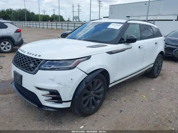 SALYL2RX7JA775969 2018 LAND ROVER RANGE ROVER VELAR - Image 2