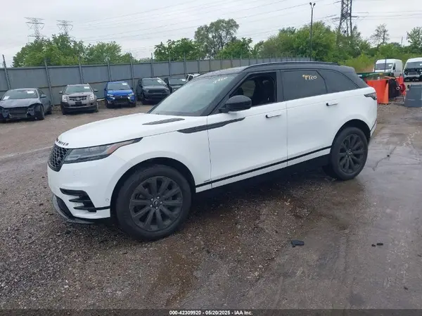 SALYL2RX8JA731642 2018 LAND ROVER RANGE ROVER VELAR - Image 2