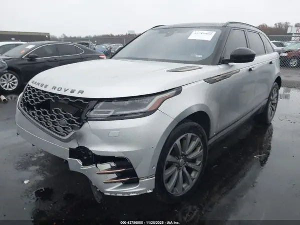 SALYL2RX8JA742754 2018 LAND ROVER RANGE ROVER VELAR - Image 2