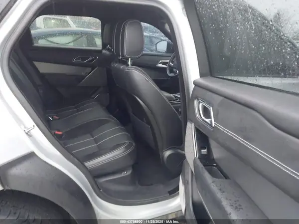 SALYL2RX8JA742754 2018 LAND ROVER RANGE ROVER VELAR - Image 8