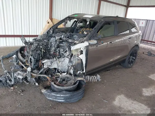SALYL2RX8JA749865 2018 LAND ROVER RANGE ROVER VELAR - Image 2