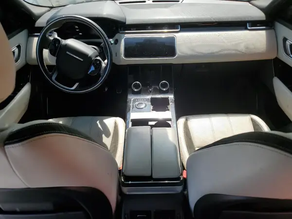 SALYL2RX9JA743170 2018 LAND ROVER RANGE ROVER VELAR - Image 8