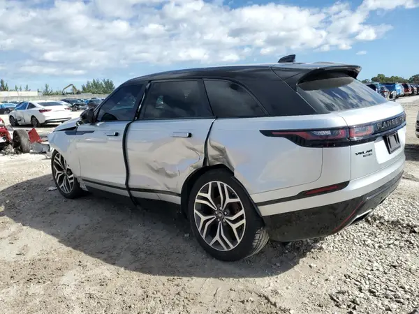 SALYM2RV5JA705639 2018 LAND ROVER RANGE ROVER VELAR - Image 2