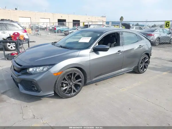 SHHFK7G4XJU215778 2018 HONDA CIVIC - Image 2