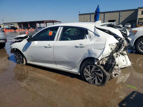 SHHFK7H25JU233621 2018 HONDA CIVIC - Image 2