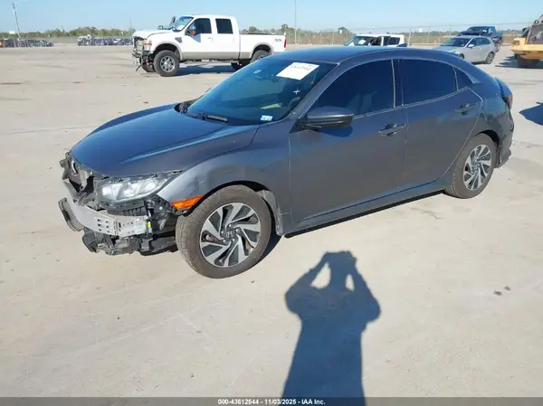 SHHFK7H26JU415179 2018 HONDA CIVIC - Image 2