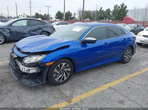 SHHFK7H28JU413496 2018 HONDA CIVIC - Image 2