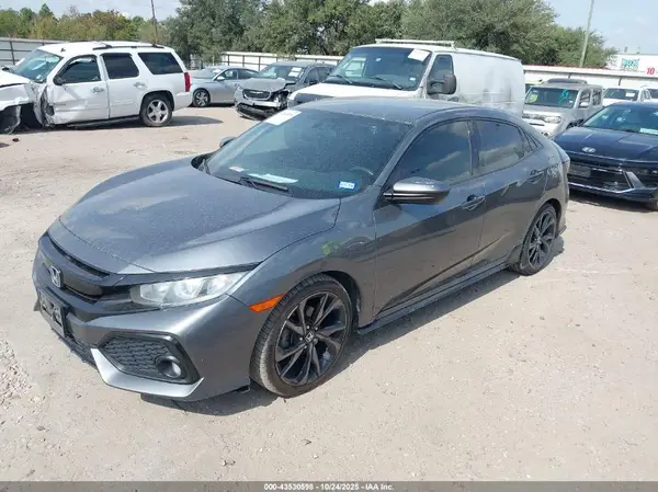 SHHFK7H45JU239677 2018 HONDA CIVIC - Image 2